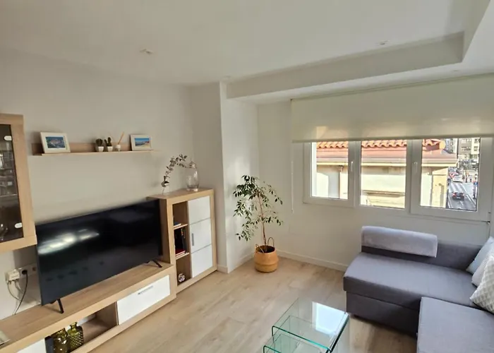 Piso En Pleno Centro De Al Lado De La Playa 1a139 By R2r Consulting Gijón