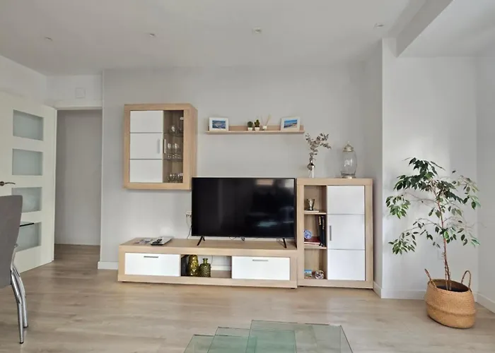 Piso En Pleno Centro De Al Lado De La Playa 1a139 By R2r Consulting * Gijón