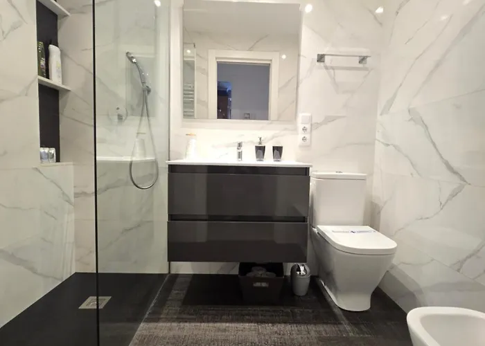 Piso En Pleno Centro De Al Lado De La Playa 1a139 By R2r Consulting Appartement Gijón