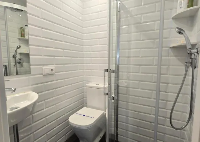 Piso En Pleno Centro De Al Lado De La Playa 1a139 By R2r Consulting Appartement Gijón