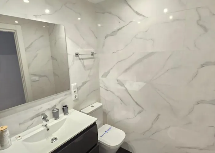 Piso En Pleno Centro De Al Lado De La Playa 1a139 By R2r Consulting Appartement *