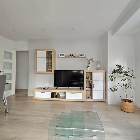 Piso En Pleno Centro De Al Lado De La Playa 1a139 By R2r Consulting * خيخون