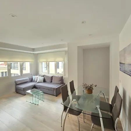 Piso En Pleno Centro De Al Lado De La Playa 1a139 By R2r Consulting خيخون