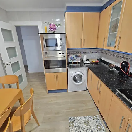 Piso En Pleno Centro De Al Lado De La Playa 1a139 By R2r Consulting *