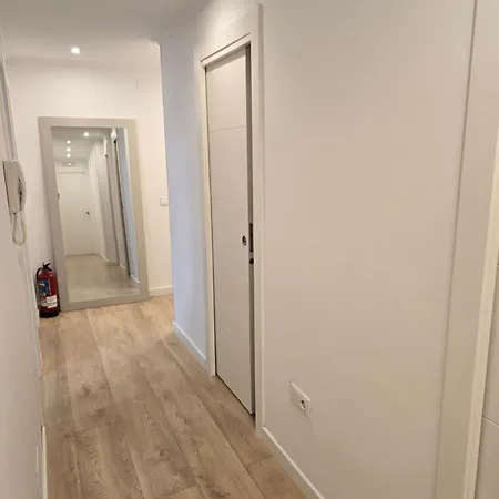 Piso En Pleno Centro De Al Lado De La Playa 1a139 By R2r Consulting شقة