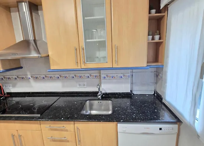 Piso En Pleno Centro De Al Lado De La Playa 1a139 By R2r Consulting Apartamento *