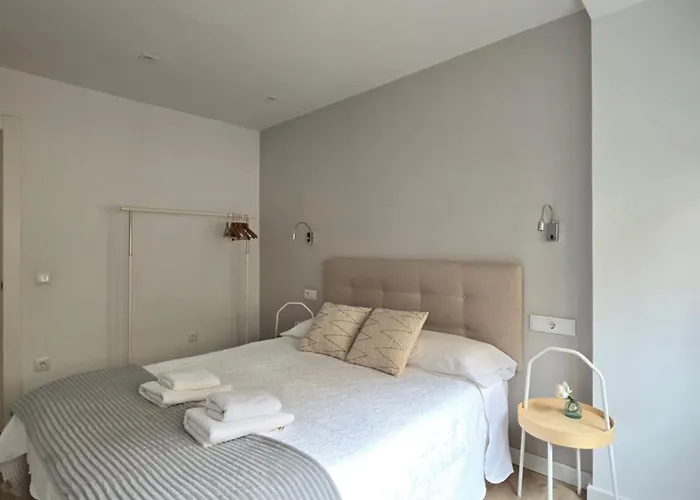 Apartamento Piso En Pleno Centro De Al Lado De La Playa 1a139 By R2r Consulting *