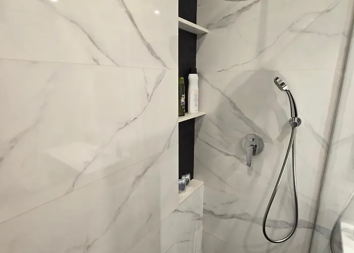 Piso En Pleno Centro De Al Lado De La Playa 1a139 By R2r Consulting